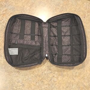 Tech Pouch